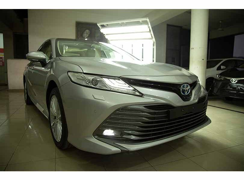 Toyota Camry with Driver Qatar exterior view