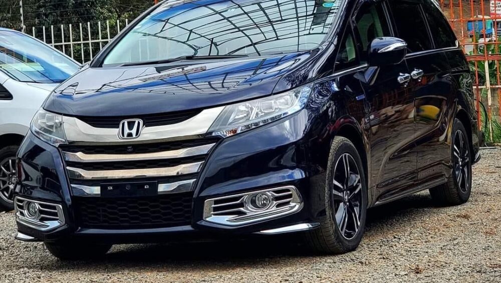 Honda Odyssey for group travel in Doha